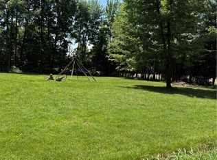 1905 W Tate St, Commiskey, IN 47227