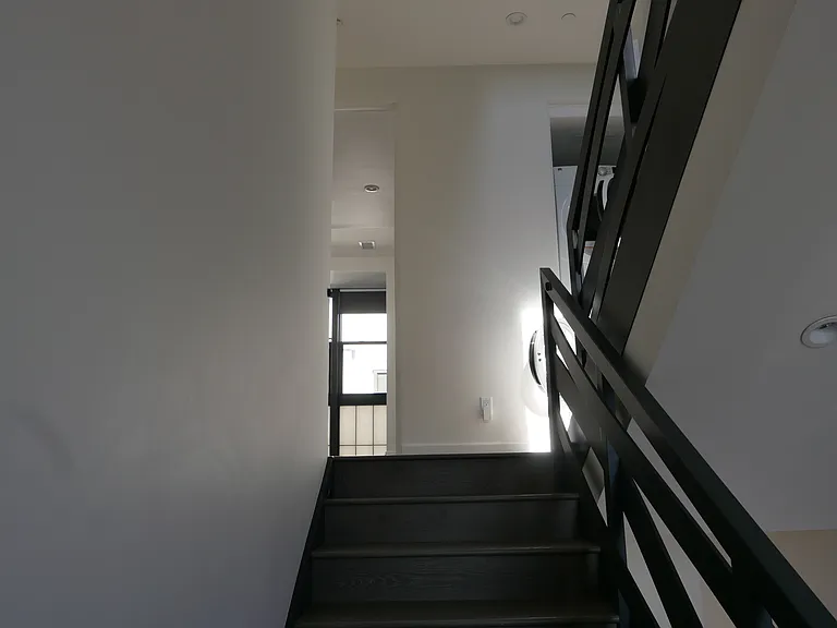 1826 S Redondo Blvd — Photo 9