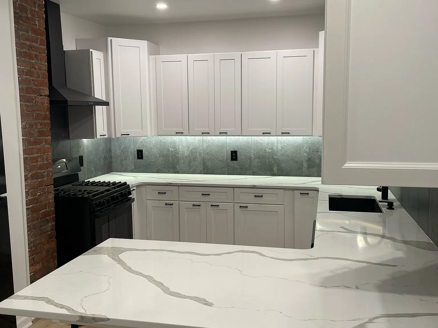 6 bed, 2900 sqft, $3,000 — Photo 3