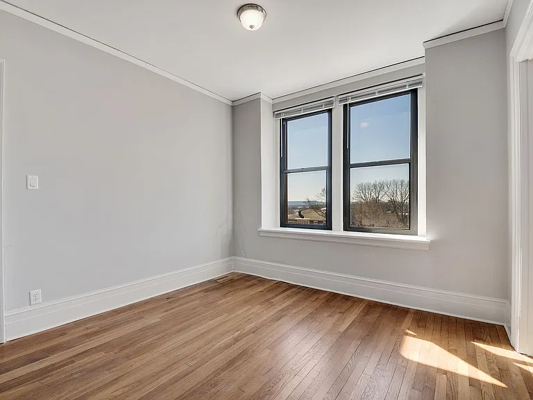 Fort Wood Apartments — Photo 52