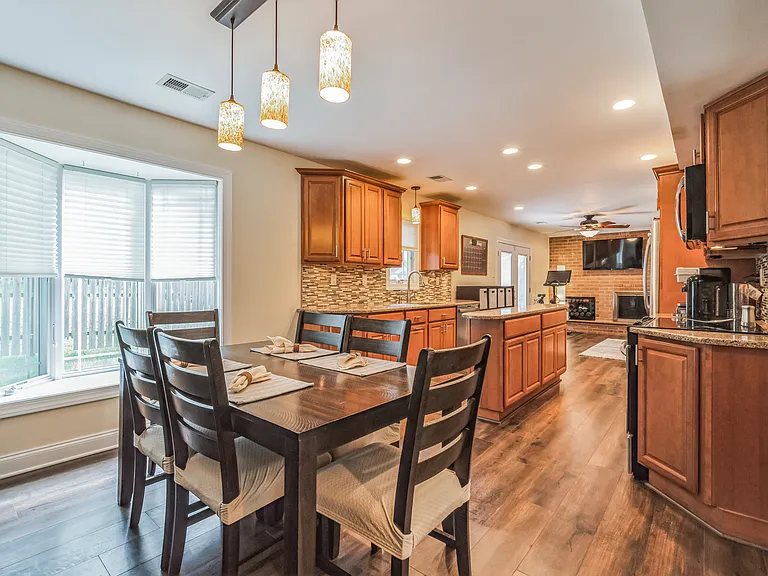 437 Holly Ln — Photo 12