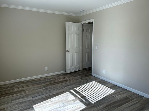 5th image of 1300 Hand Ave #C13