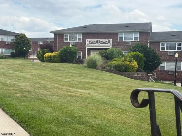 100 Bergen Boulevard, Fairview Boro, NJ 07022