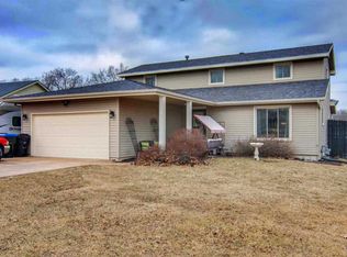 3020 SW Gainsboro Rd, Topeka, KS 66614