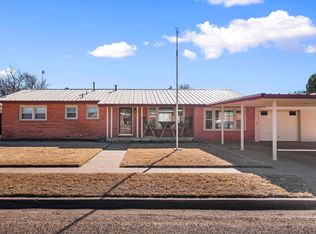 804 2nd St, Plains, TX 79355