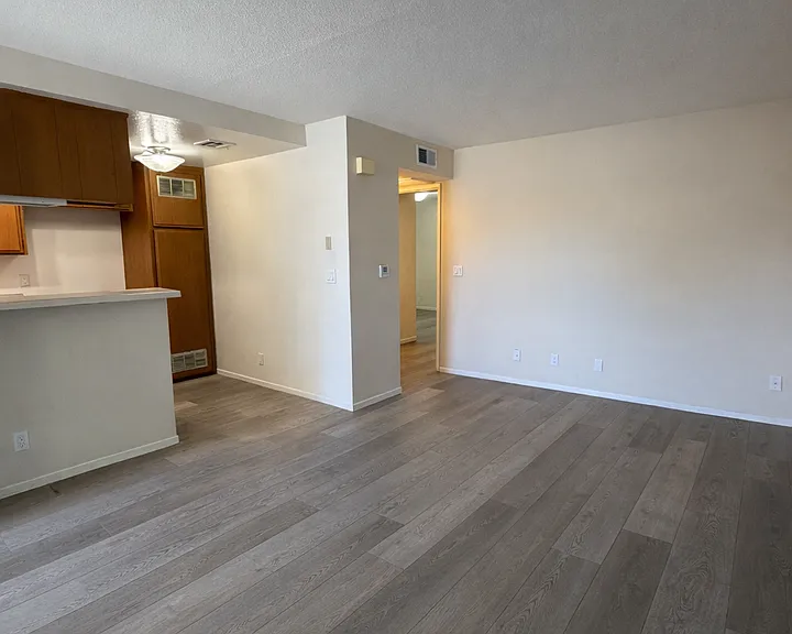 11308 Huston St — Photo 6