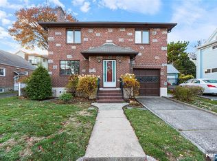 15 Edgewater Rd, Cliffside Park, NJ 07010