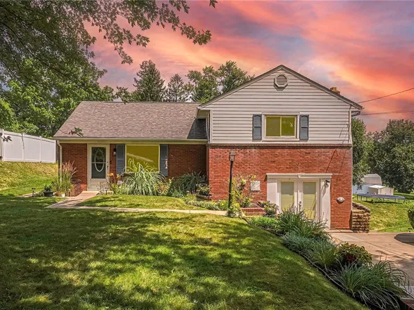 119 S Patton Dr, Coraopolis, PA 15108