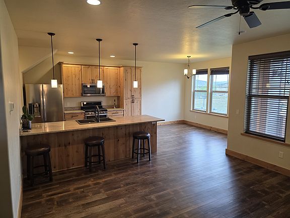 2nd image of 189 Redstone Dr
