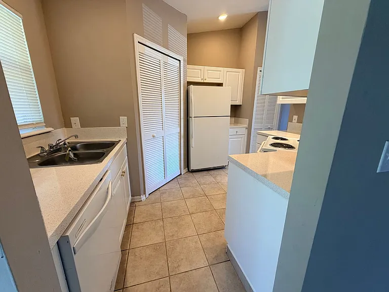 714 Jack Ave S — Photo 12