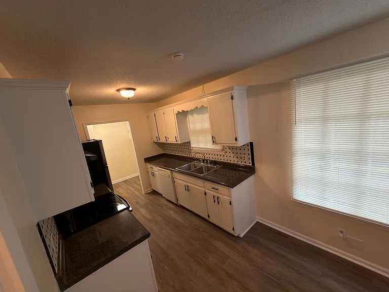 1917 Kathleen Dr — Photo 14
