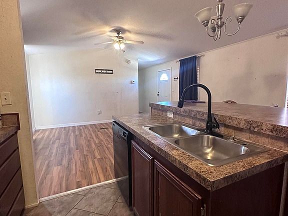 4th image of 103 Kansas Ave