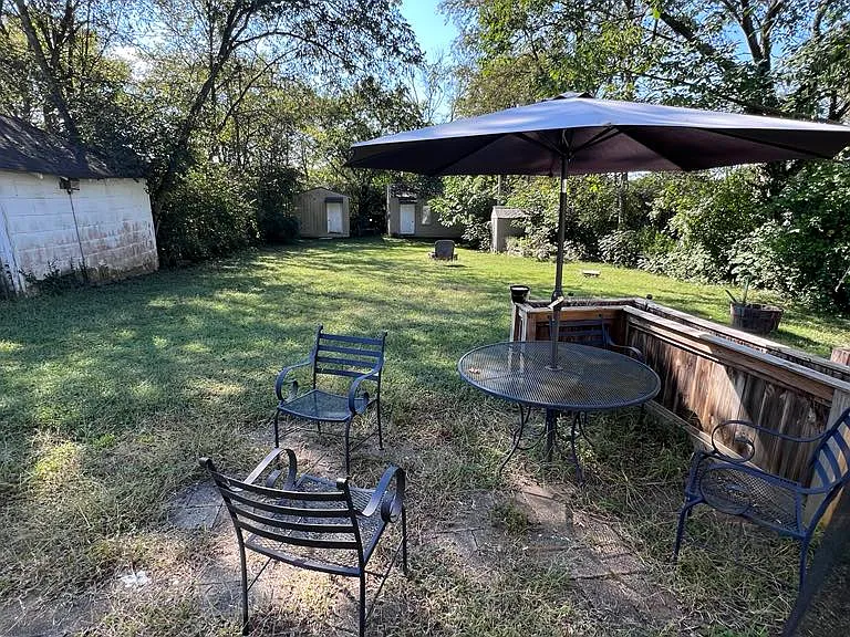 Lanier Dr — Photo 7