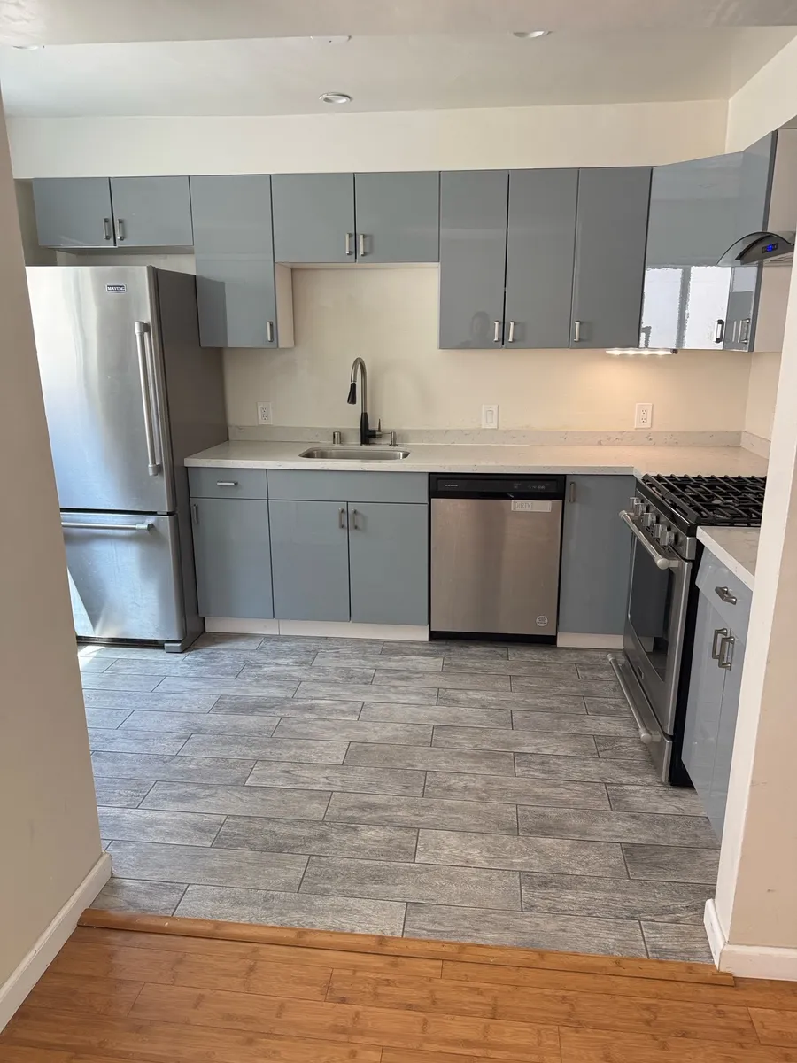 Primary Photo - 1533 Berkeley St #3