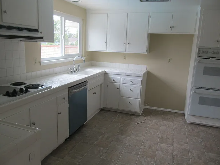 522 E Collins Ave — Photo 4
