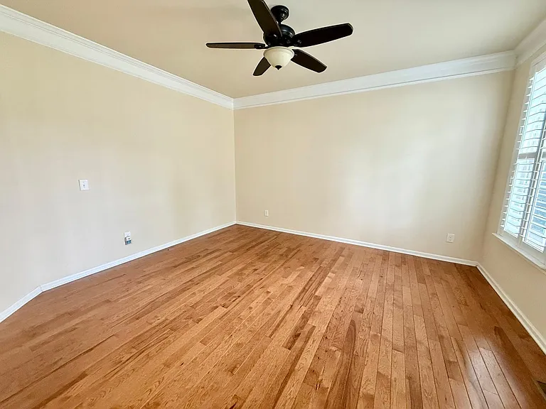 1009 Providence Forest Dr — Photo 11