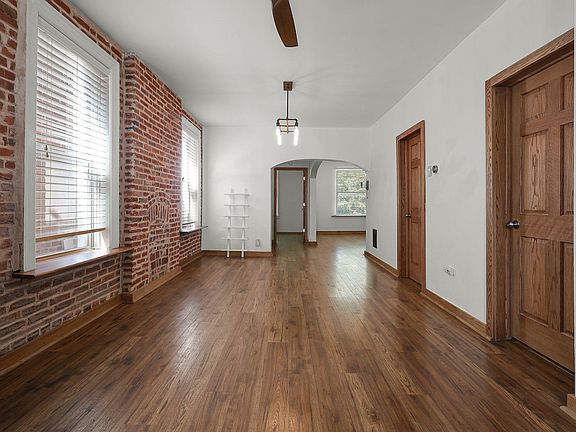 4th image of 4226 Russell Blvd #F2