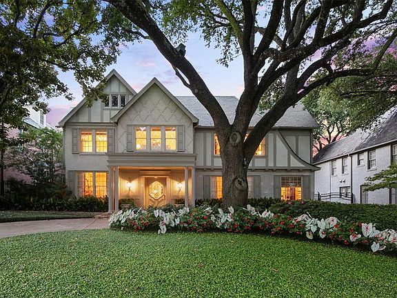 3rd image of 4208 Versailles Ave