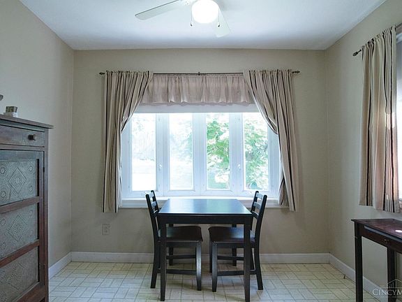 4th image of 2411 Queen Ave