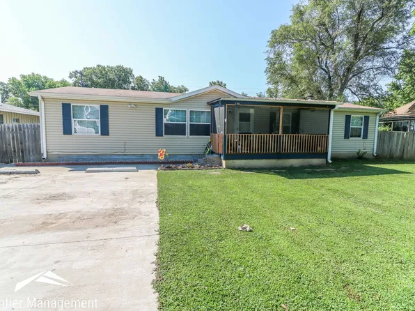 120 9th St, Ogden, KS 66517