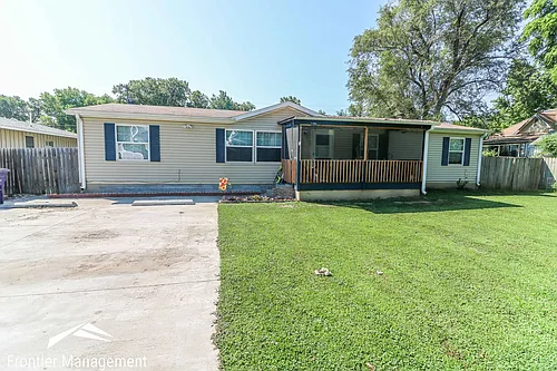 120 9th St Photo 1