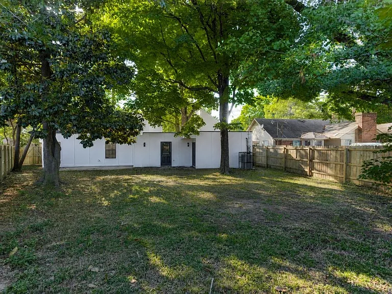 3116 Domar St — Photo 4