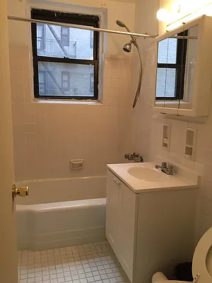 Rented by Giaps Realty Group LLC | media 19