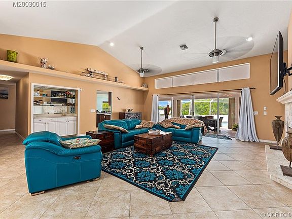 5th image of 672 SE Norsemen Dr