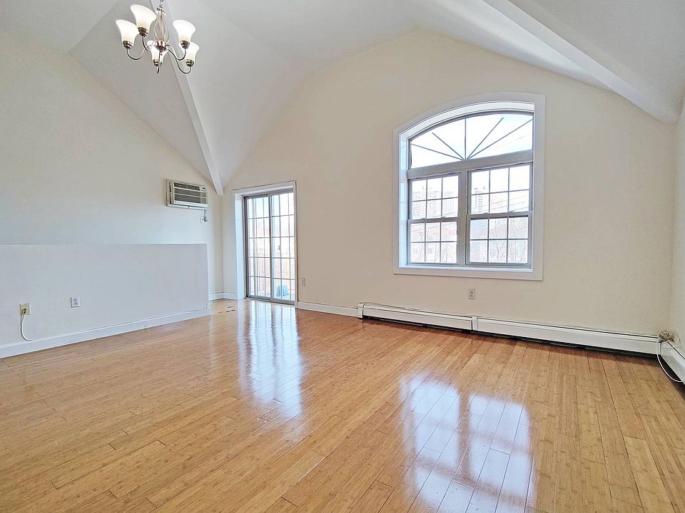 1st image of 2861 Ely Ave #3
