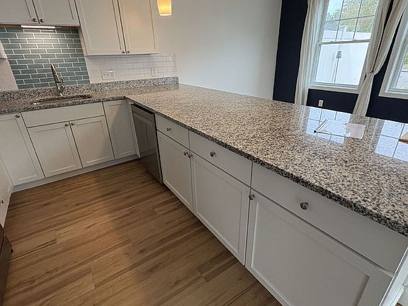 5th image of 11 Sidetrack Ln