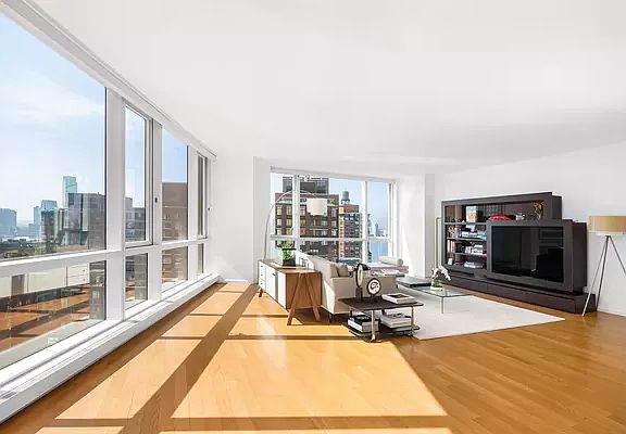 3rd image of 200 Chambers St APT 23A