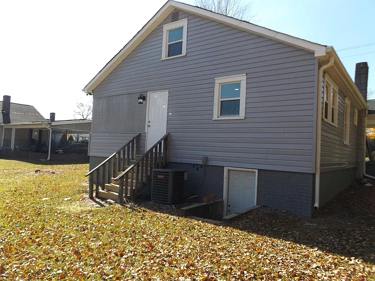 4441 Northampton Dr — Photo 11