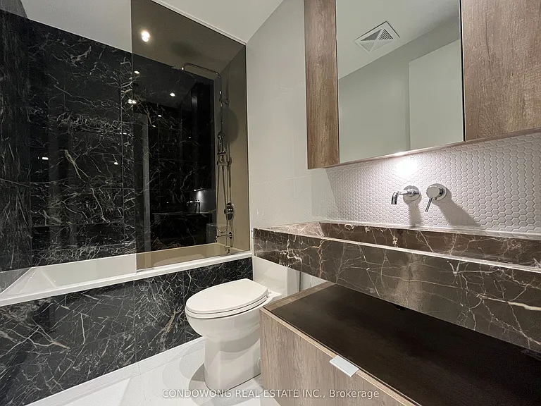 11 Yorkville Ave #1914 — Photo 5