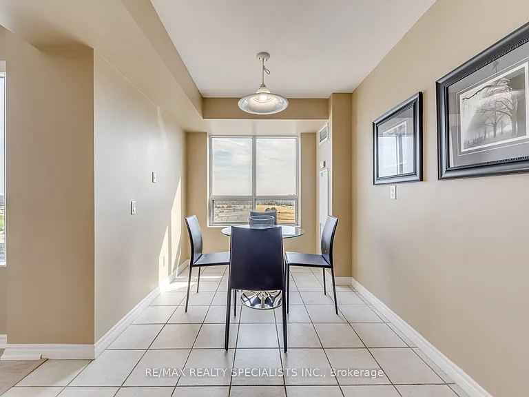 25 Kingsbridge Garden Cir W #924 — Photo 19
