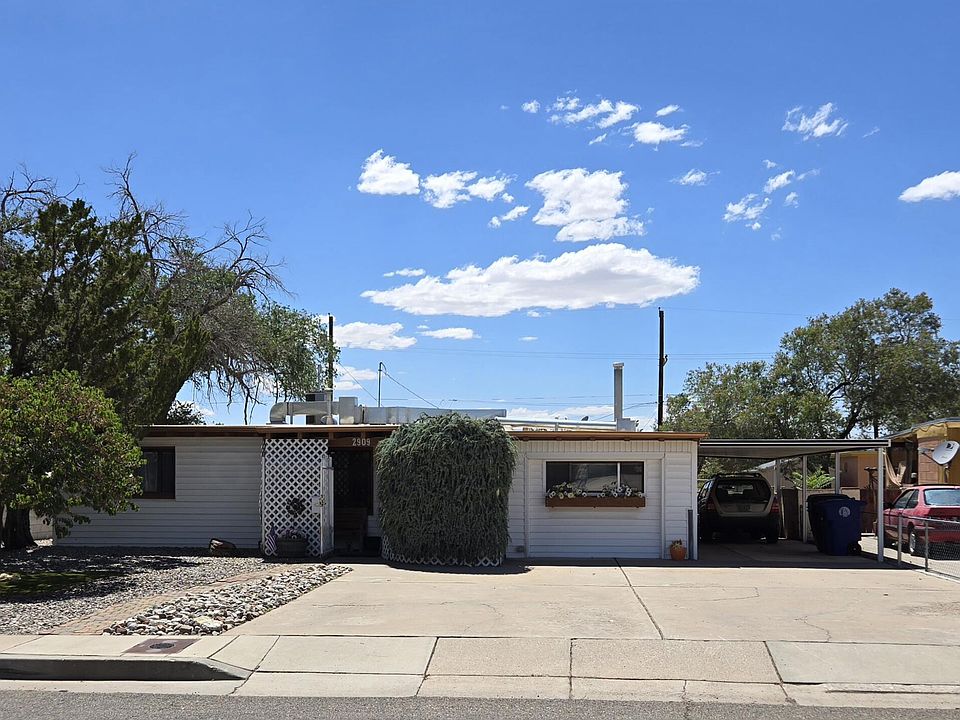 1st image of 2909 Graceland Dr NE