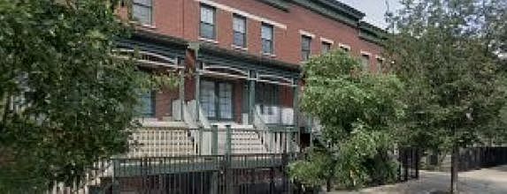 1st image of 1032 W Monroe St