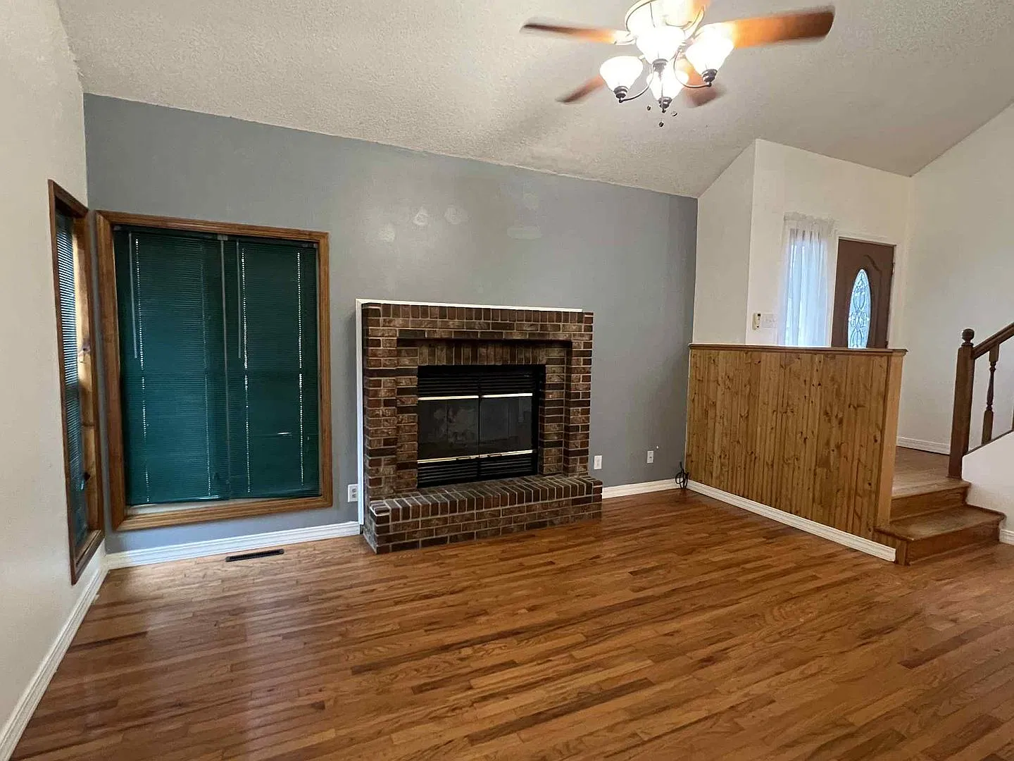 Coming Soon: Fall In Love With This Beautiful 3 Bedroom/ 2 Bathroom House With Fenced In Yard, St... — Photo 3