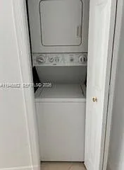 2950 SW 3rd Ave — Photo 6