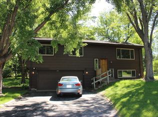 2710 Pineview Ln N, Plymouth, MN 55441