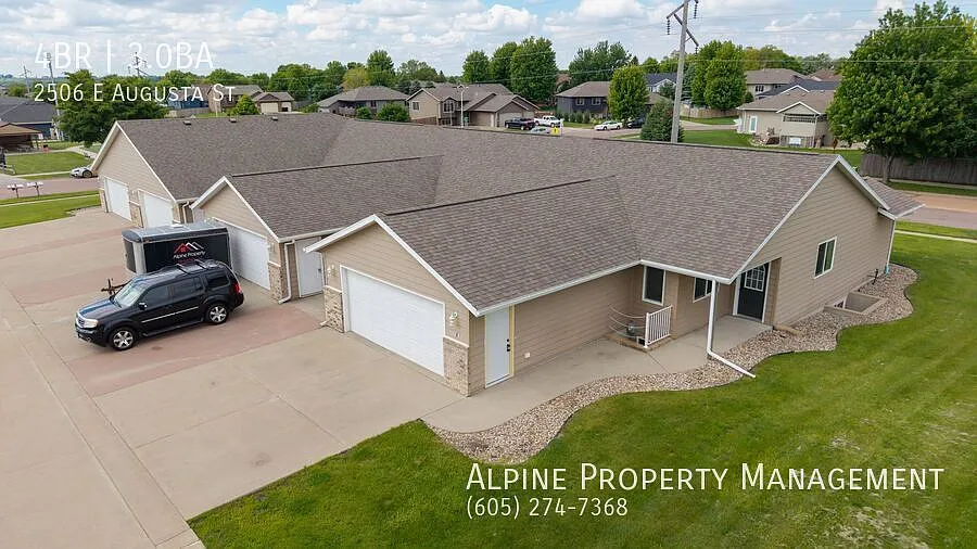 Photo 1 of 44 - 2506 E Augusta St - Brandon, SD Primary Photo - 2506 E Augusta St