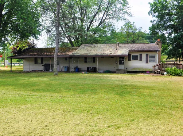 7990 S 150th Rd E, Wolcottville, IN 46795