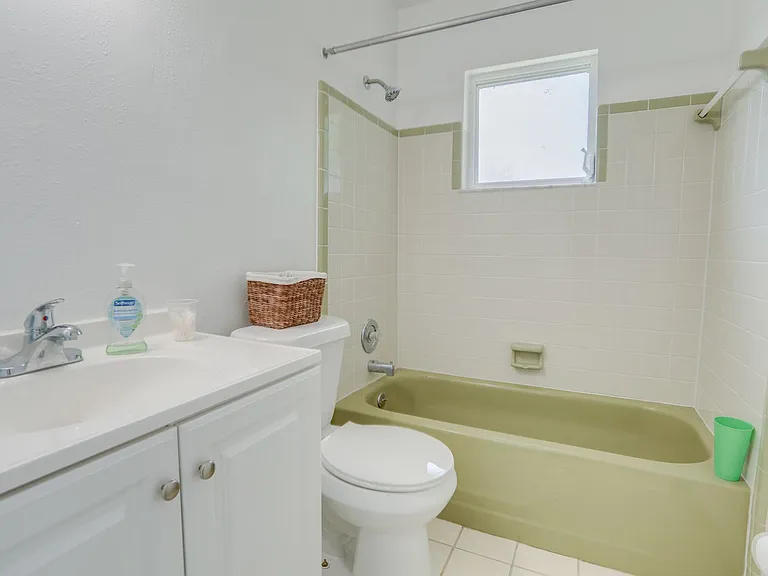 3086 Bluebrook Dr — Photo 17