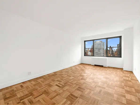 360 East 72nd Street image 7 of 9