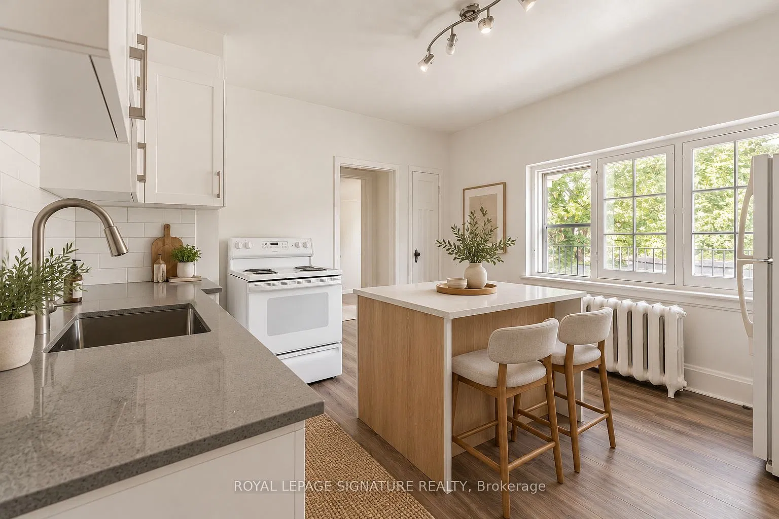 Studio, $2,050 — Photo 2