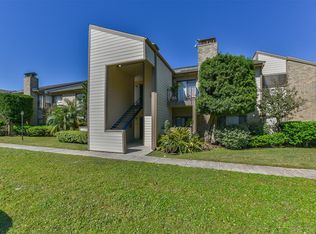 7031 N Holiday Dr, Galveston, TX 77550