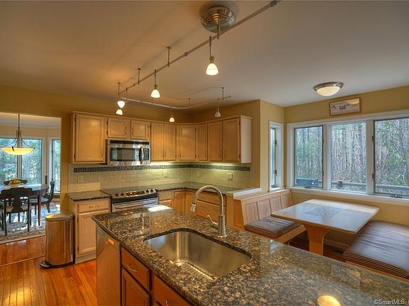 2nd image of 5 Holly Ln