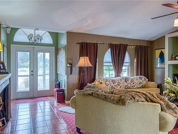 4th image of 805 SW 15th Ave