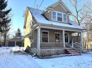 705 E Chicago St, Elgin, IL 60120