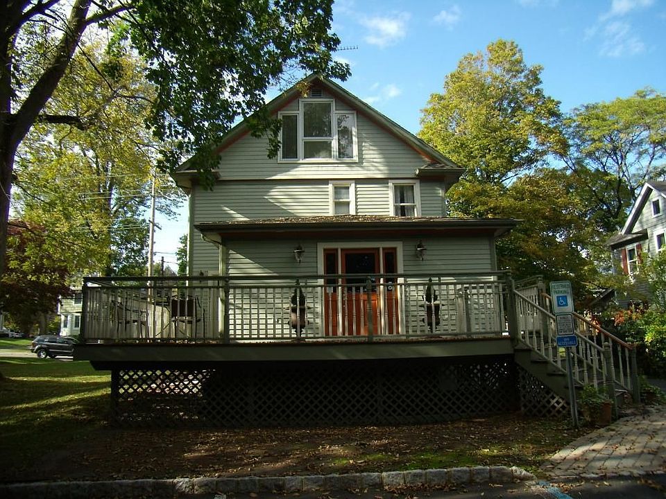 2nd image of 432 Main St