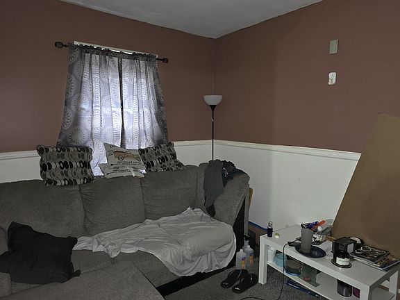 5th image of 65 Ridgewood St